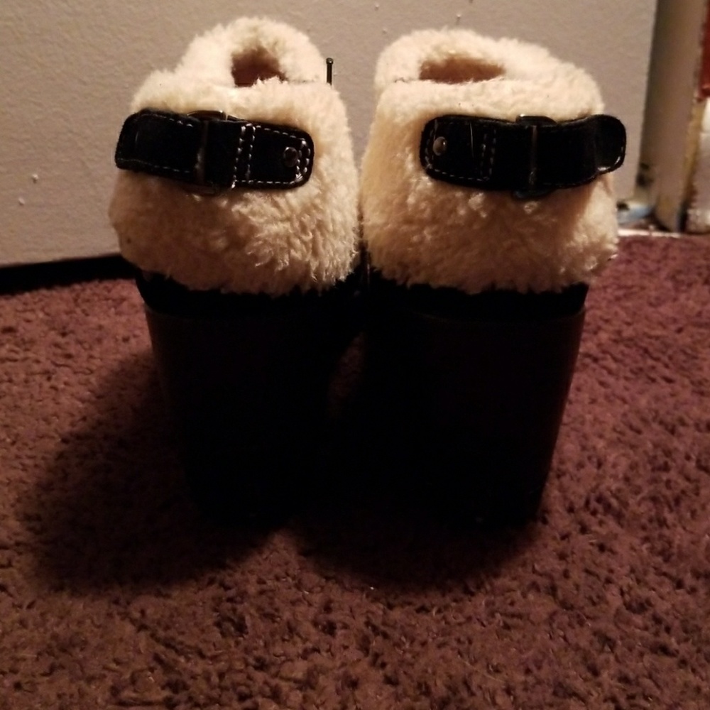 Clogs - Picture 3 of 6